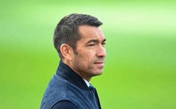 Foto - Beşiktaş yeni hocasını resmen açıkladı! Giovanni van Bronckhorst imzayı attı