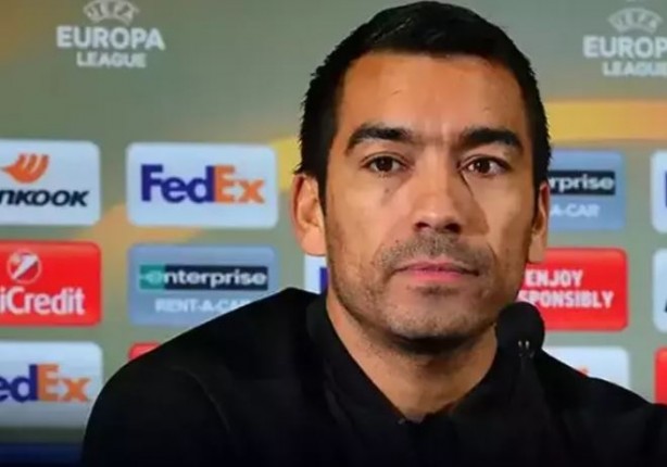 Foto - Beşiktaş yeni hocasını resmen açıkladı! Giovanni van Bronckhorst imzayı attı