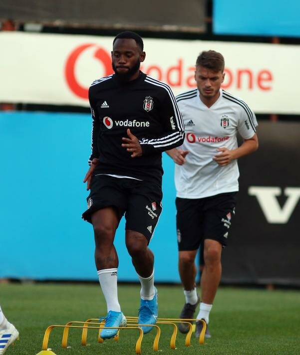 Foto - Beşiktaş yönetiminden futbolculara rest: FIFA'ya gidebilirsiniz