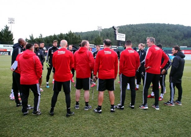 Foto - Beşiktaş yönetiminden futbolculara rest: FIFA'ya gidebilirsiniz