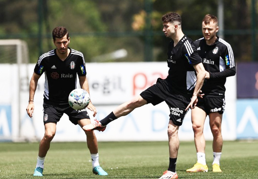 Foto - Beşiktaş'a Tangocu orta saha geliyor! Bütün devler takipte...