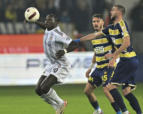 Beşiktaş'ı ayağa kaldıracak kararı duyurdular! Artık gidiyor... Ocak'ta resmen yolcu: İşte yeni takımı!