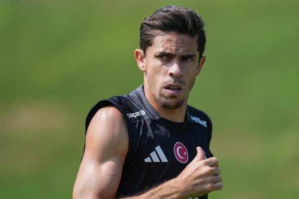 Foto - Beşiktaş'ın gözü bu isme çevrildi! Yeni sağ bek yolda mı? Hasan Arat noktayı koyacak...