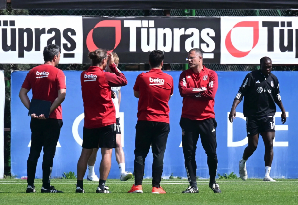 Foto - Beşiktaş'ın yeni bombası Juventus'tan! Hasan Arat yönetimi yıldız oyuncuyla görüştü