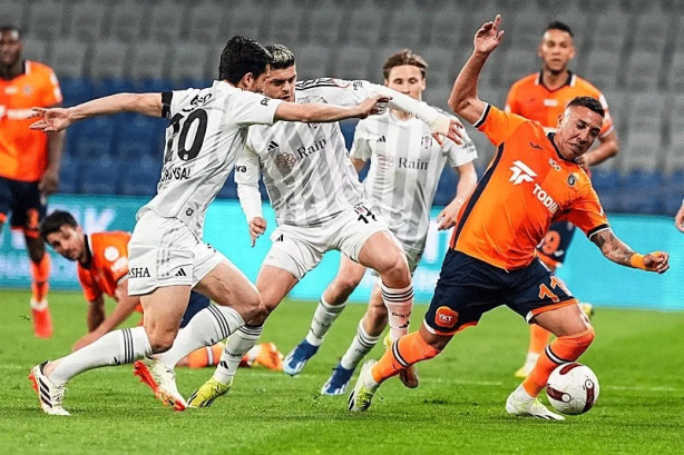 Foto - Beşiktaş'ın yeni bombası Juventus'tan! Hasan Arat yönetimi yıldız oyuncuyla görüştü