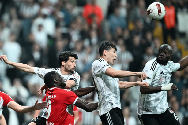 Foto - Beşiktaş'ın yeni bombası Juventus'tan! Hasan Arat yönetimi yıldız oyuncuyla görüştü