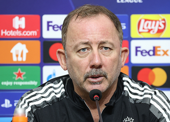 Beşiktaş'ın yeni hocasını Sinan Engin canlı yayında açıkladı! Hayırlı olsun diyelim artık...