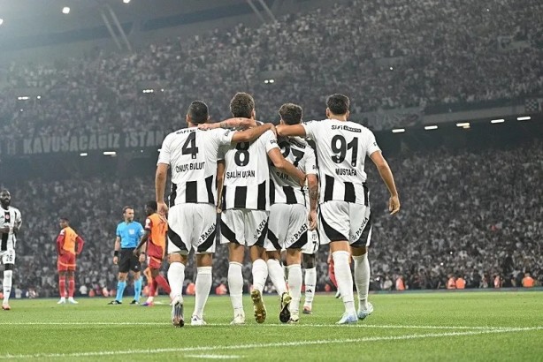 Foto - Beşiktaş'ın yeni transferi belli oldu! Van Bronckhorst onu istedi...