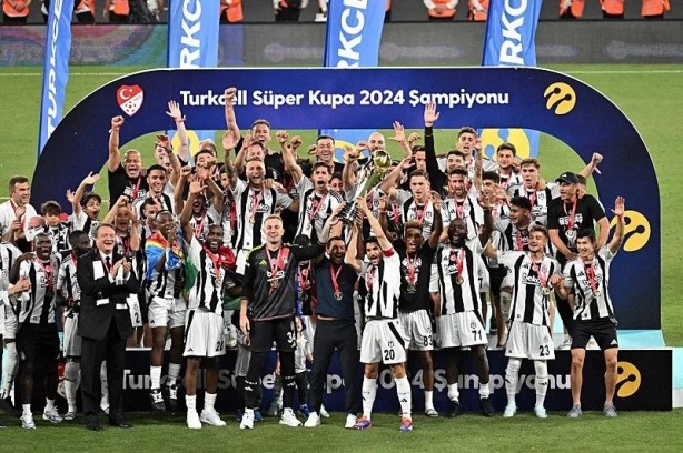 Foto - Beşiktaş'ın yeni transferi belli oldu! Van Bronckhorst onu istedi...