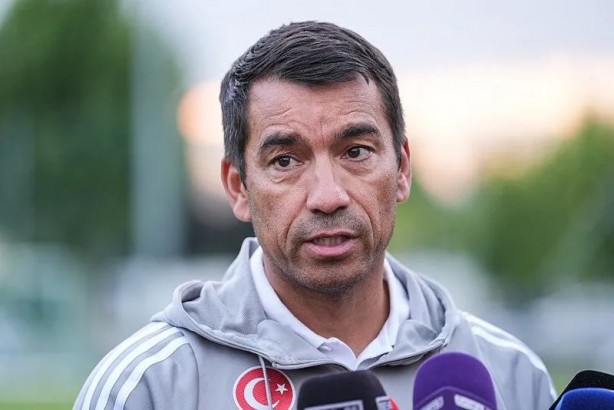 Foto - Beşiktaş'ın yeni transferi belli oldu! Van Bronckhorst onu istedi...