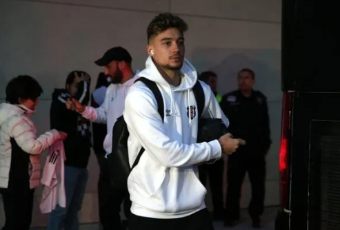 Foto - Beşiktaş’ın yeni yıldızı imzası bile kurumadan çileden çıkardı! İlki yaşadı! Resmen duyurdu...