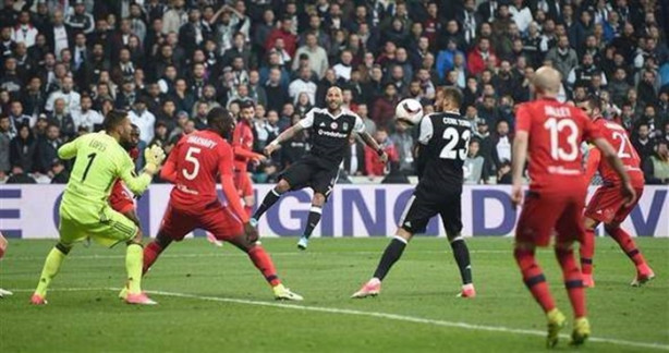 Foto - Beşiktaş'ın yıldızı maç sonunda hüngür hüngür ağladı