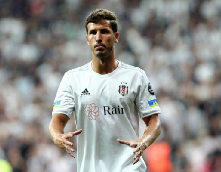 Foto - Beşiktaş'ta bu ilk kez oluyor! İmza atmadığı için topun ağzındaydı ama... Santos kararını duyurdu!