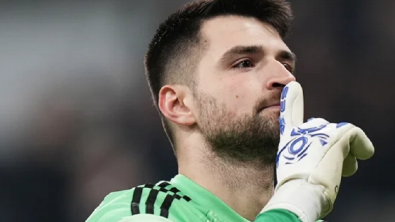 Beşiktaş'ta deprem! Bu sefer gidiyor gibi! Taraftarla bir küs, bir barışık...