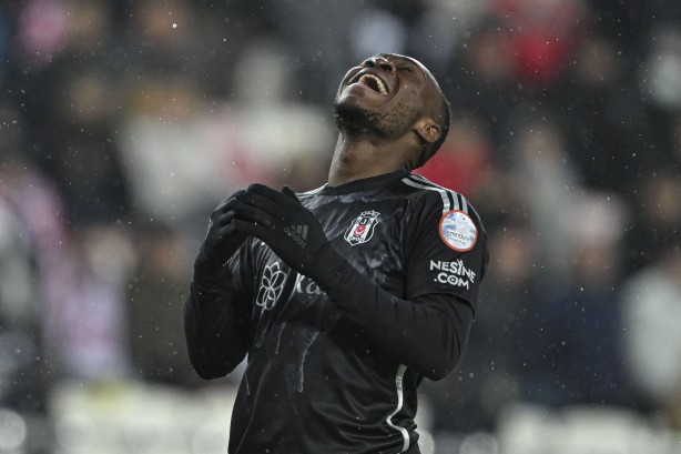 Foto - Beşiktaş'ta deprem etkisi! Taraftarlar şokta: Bu nasıl olur yahu... Akıl tutulması bu!