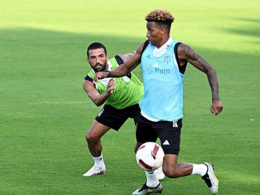 Foto - Beşiktaş'ta iki imza birden! Taraftar bu gelişmeye çok sevinecek...