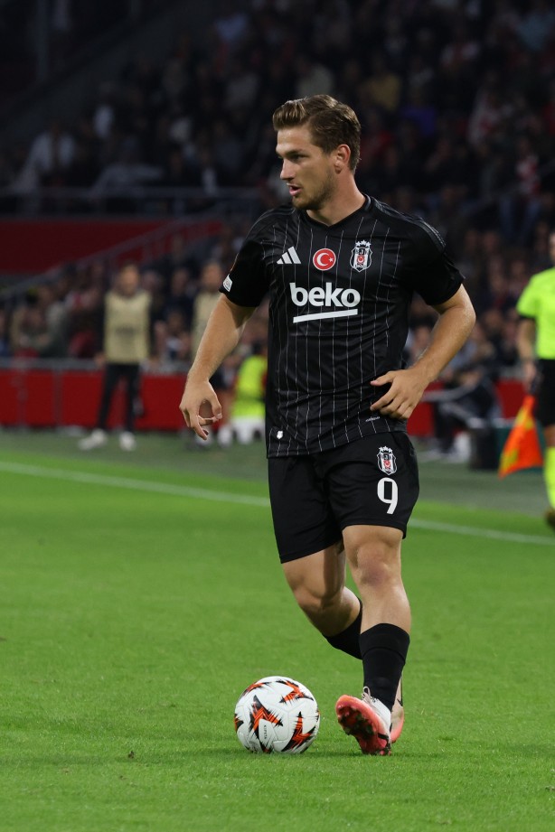 Foto - Beşiktaş'ta ilk yolcu belli oldu! Göz göre göre bu yapılır mı? Gönderin şu vasıfsız adamı artık…