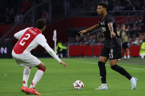 Foto - Beşiktaş'ta ilk yolcu belli oldu! Göz göre göre bu yapılır mı? Gönderin şu vasıfsız adamı artık…