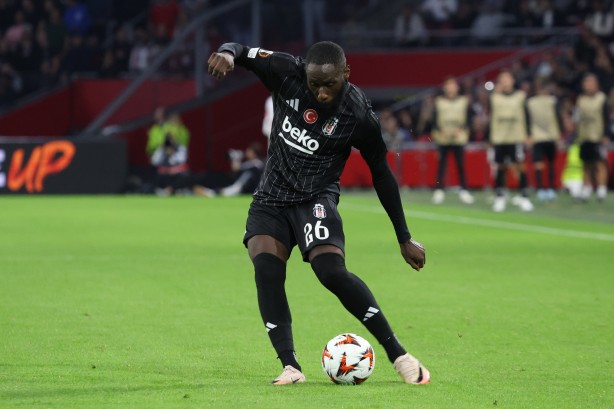 Beşiktaş'ta ilk yolcu belli oldu! Göz göre göre bu yapılır mı? Gönderin şu vasıfsız adamı artık…