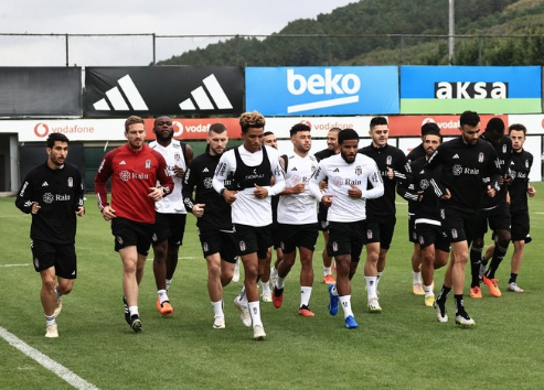 Beşiktaş'ta kritik derbi öncesi büyük şok! Burak Yılmaz bakalım ne diyecek?