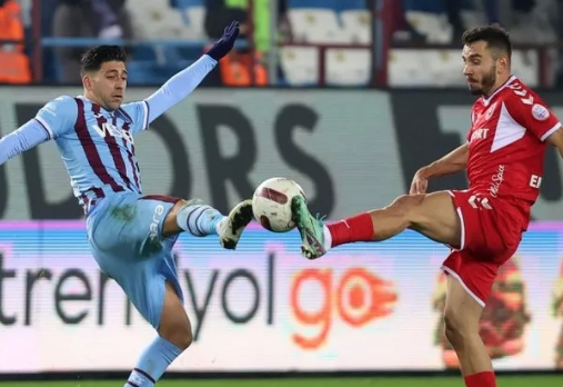 Foto - Beşiktaş’ta moraller çok bozuk! Türkiye’yi ayağa kaldıran gelişme! Fatih Terim’den çok konuşulacak karar! 