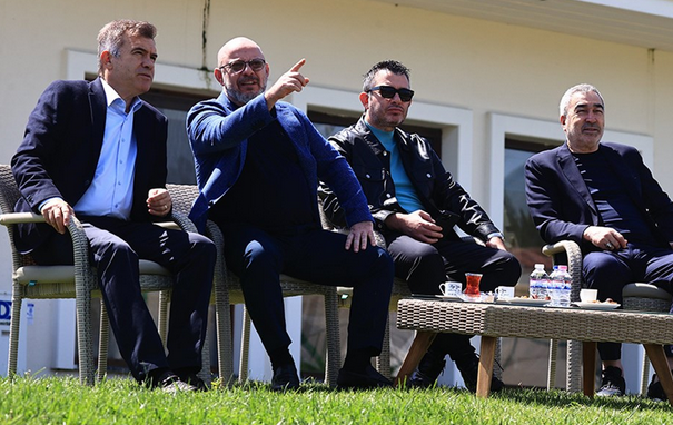 Beşiktaş'ta olanlar oldu sonunda! Samet Aybaba soyunma odasında çıldırdı! Yok artık...