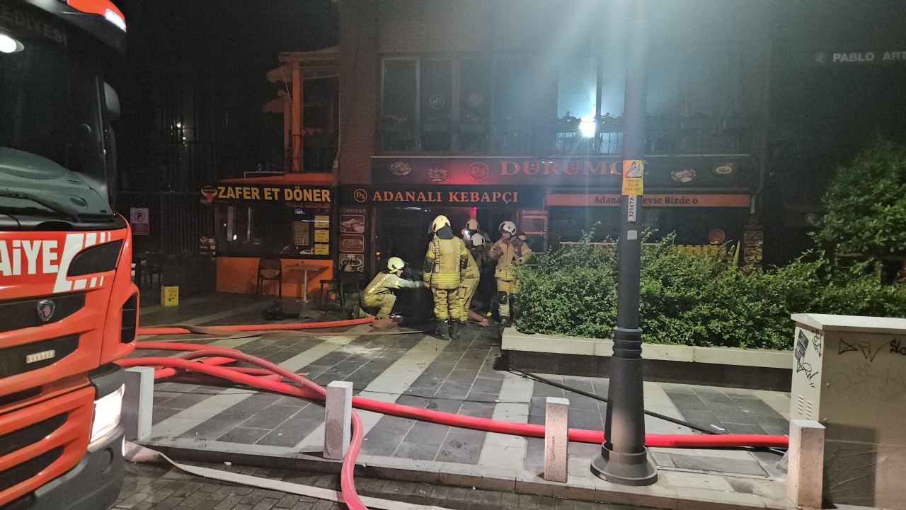 Foto - Beşiktaş'ta restoranda korkutan yangın