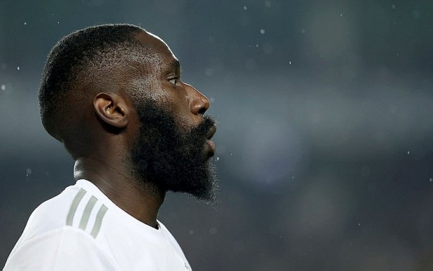 Foto - Beşiktaş'ta yaprak dökümü başladı! Şenol Güneş 5 yıldızın biletini kesti...