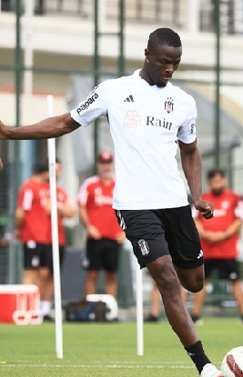 Foto - Beşiktaş'tan flaş hamle! Beşiktaş taraftarı bu işe ne diyecek? Büyük skandal patlak verdi...