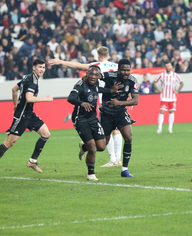 Foto - Beşiktaş’tan olay açıklama: Onay resmen çıktı: Duyan işi gücü bırakıp statlara koşacak: Avrupa devini peşine taktı: Ön onay verildi…