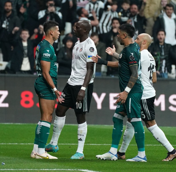 Beşiktaş'tan seriye devam.. Maç fazlasıyla Fenerbahçe'nin önüne geçti...