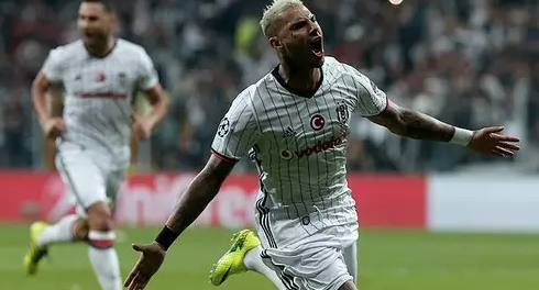 Foto - Beşiktaş’tan taraftara kötü haber! Akılalmaz çıkış! Transfer politikası bu mu? Tamı tamına 40 yaşında…
