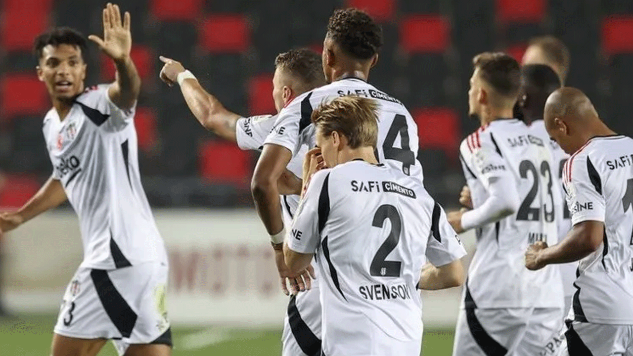 Foto - Beşiktaş'tan tarihi transfer çalımı! Galatasaraylılar bunu unutamayacak