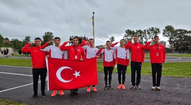 Foto - Beşinci kez şampiyon oldu! TSK şampiyonada kupayı kalıcı olarak teslim aldı!