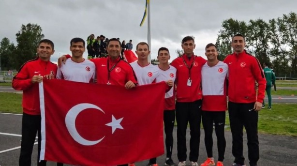 Foto - Beşinci kez şampiyon oldu! TSK şampiyonada kupayı kalıcı olarak teslim aldı!