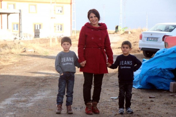 Foto - Beslenme çantası olmayan öğrencisinin evine gitti! Hayatlarını böyle değiştirdi