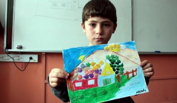 Foto - Beslenme çantası olmayan öğrencisinin evine gitti! Hayatlarını böyle değiştirdi