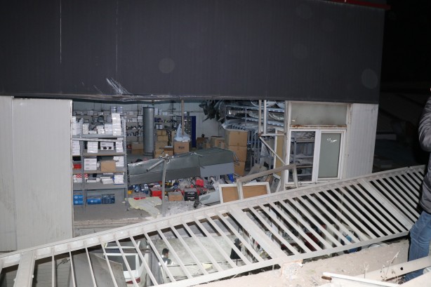 Foto - Beton mikseri köprüden düştü 3 kişi yaralandı