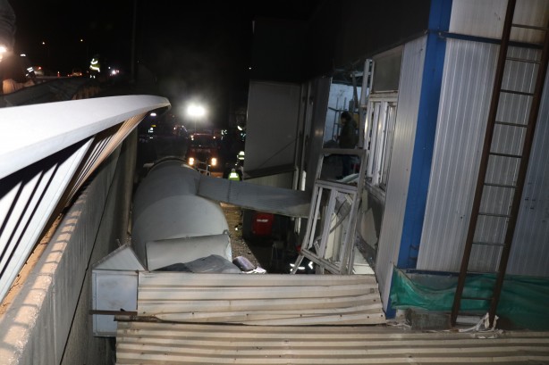 Foto - Beton mikseri köprüden düştü 3 kişi yaralandı