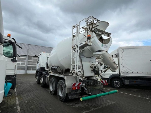 Foto - Beton mikserler neden seyir hâlindeyken bile sürekli döner?