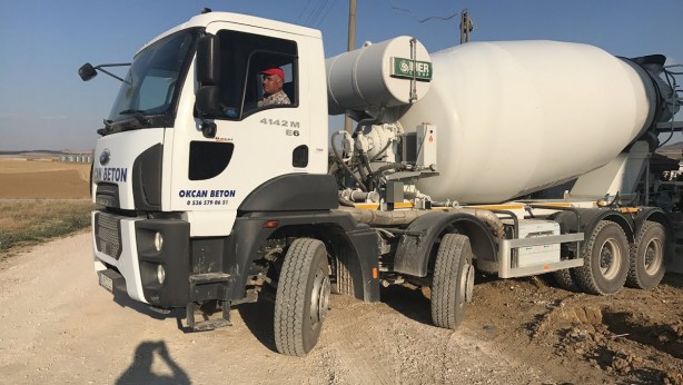 Foto - Beton mikserler neden seyir hâlindeyken bile sürekli döner?