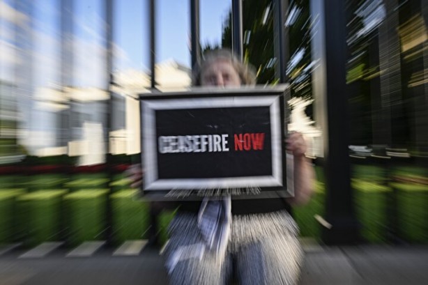 Foto - Beyaz Saray'ın önünde büyük protesto! İsrail ile ABD yönetimine bayrak açtılar