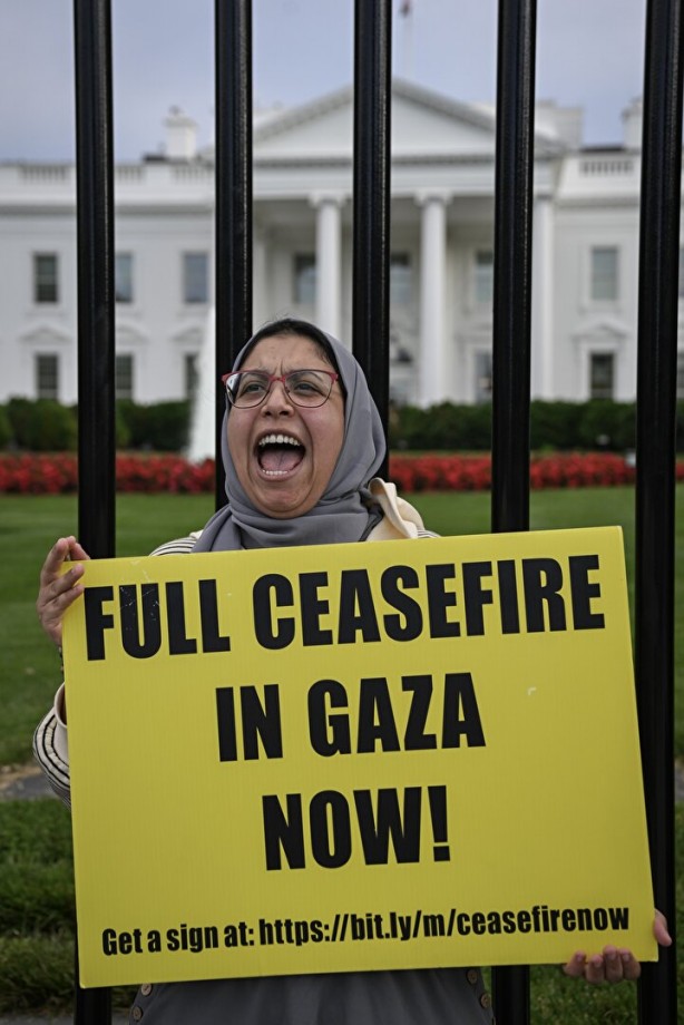 Foto - Beyaz Saray'ın önünde büyük protesto! İsrail ile ABD yönetimine bayrak açtılar