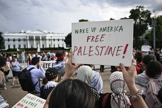 Foto - Beyaz Saray'ın önünde büyük protesto! İsrail ile ABD yönetimine bayrak açtılar