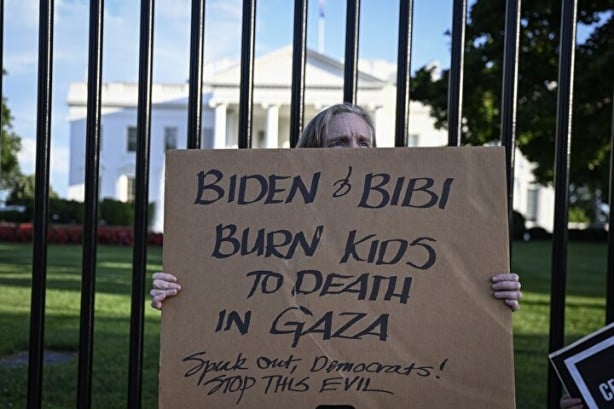 Foto - Beyaz Saray'ın önünde büyük protesto! İsrail ile ABD yönetimine bayrak açtılar