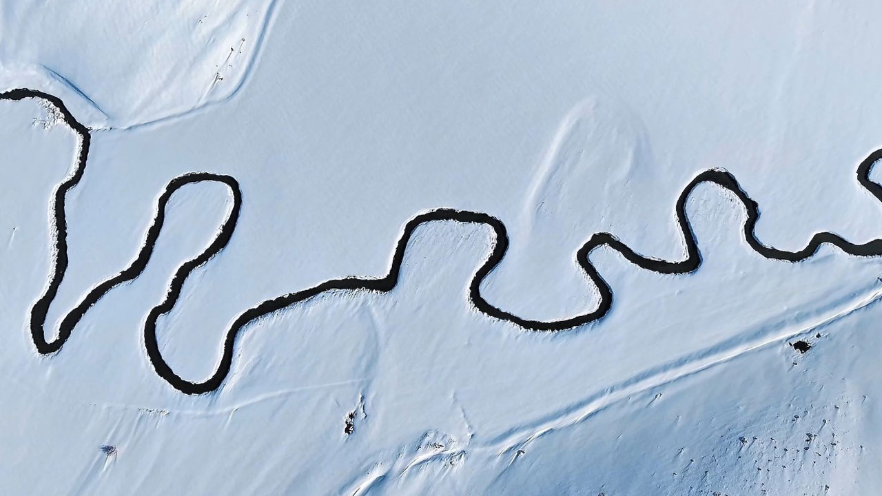 Beyazın içindeki kıvrım! Cilo Dağı eteklerinde kartpostallık manzara