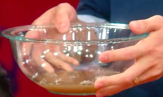 Foto - Beyazlayan saçları tamamen doğal yolla eski haline döndürmek: İlaçlara taş çıkartacak! Anında kapatan kür!