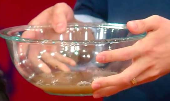 Foto - Beyazlayan saçları tamamen doğal yolla eski haline döndürmek: İlaçlara taş çıkartacak! Anında kapatan kür!