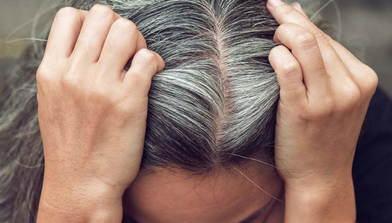 Foto - Beyazlayan saçları tamamen doğal yolla eski haline döndürmek: İlaçlara taş çıkartacak! Anında kapatan kür!