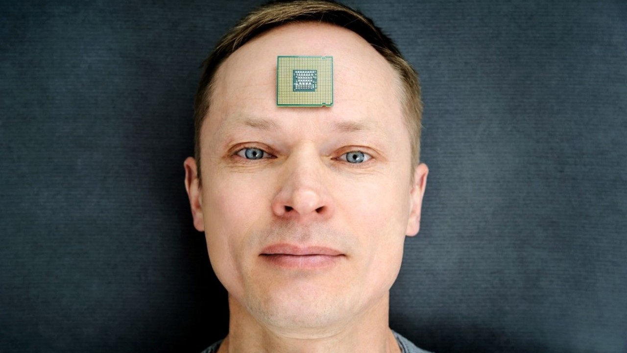 Beyin çipi zihinden geçen sözleri sese çevirdi!